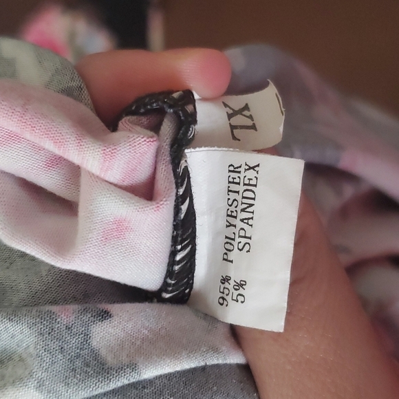 4/$30 Soatrld black short-sleeved dress with floral design size XL. ** - Picture 13 of 14